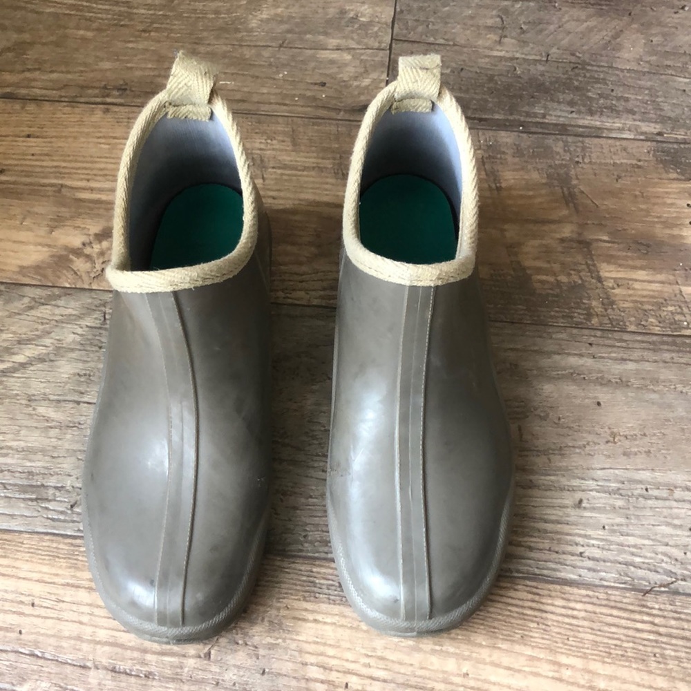 Rain boots